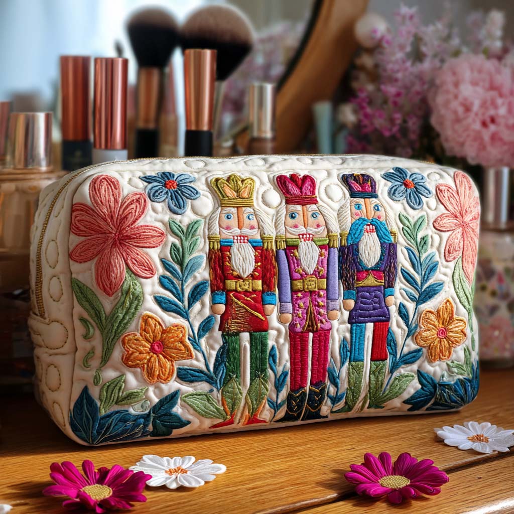 Neceser de Maquillaje Acolchado con Charm de Cascanueces